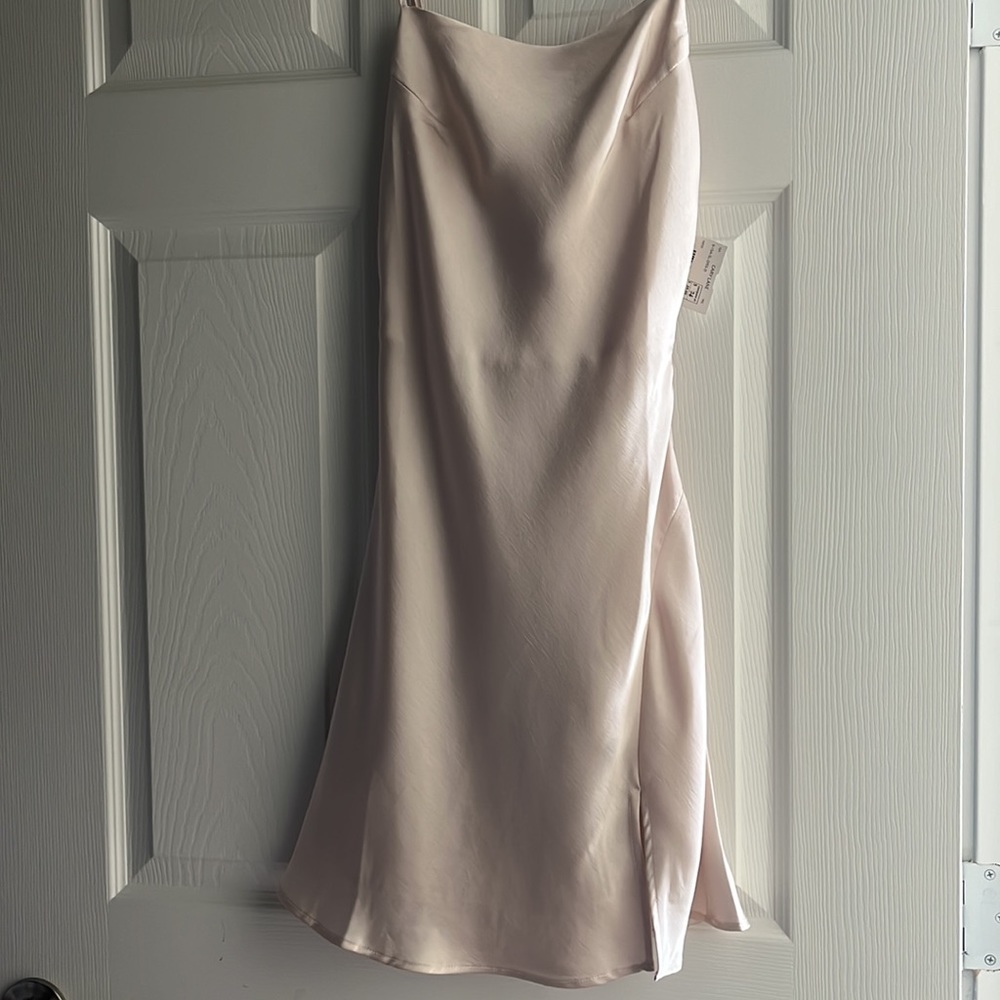 Gorgeous NEW champagne silky dress with open back & bow! 🎀